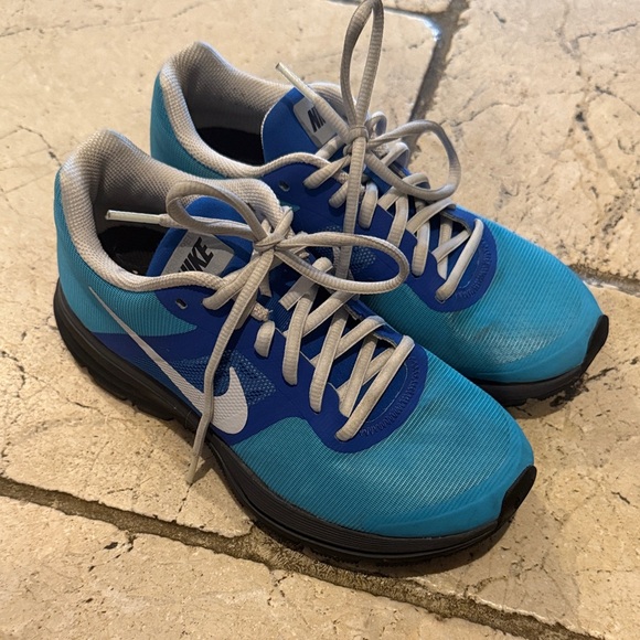 Nike Shoes - Nike Pegasus 3.0 Aqua and Navy Athletic Sneakers